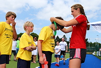 Giselle Ansley presents medals to South Hams on the hockey field  - Photo mandatory by-line: Gary Day/Pinnacle - Tel: +44(0)1363 881025 - Mobile:0797 1270 681 - VAT Reg: 183700120 - 14/06/2014 